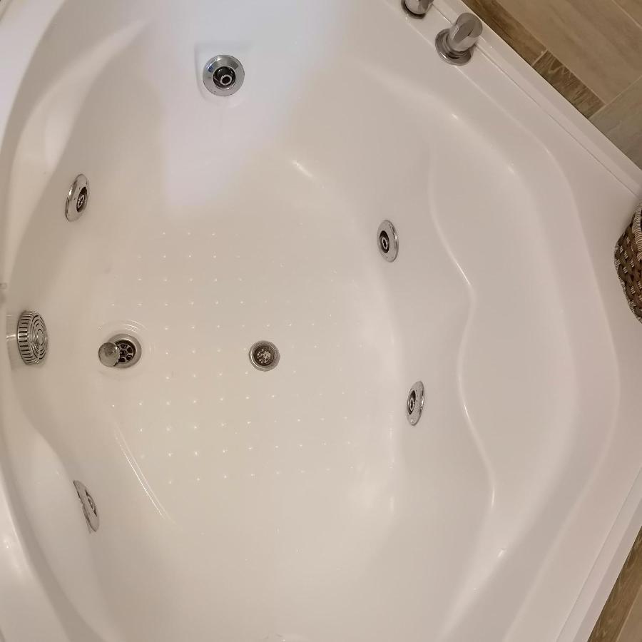 Marina Jacuzzi Apartment Free Parking Novi Sad Extérieur photo